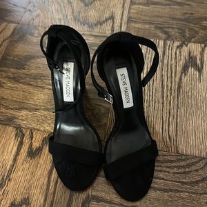 Steve Madden LIGHTLY WORN black heel